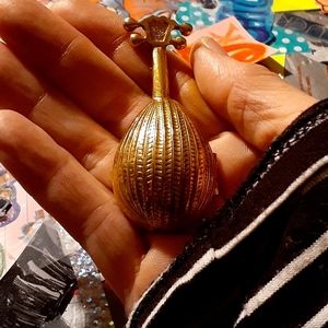 Avon Gold Luxe Lip Balm Gloss Radiant Shine